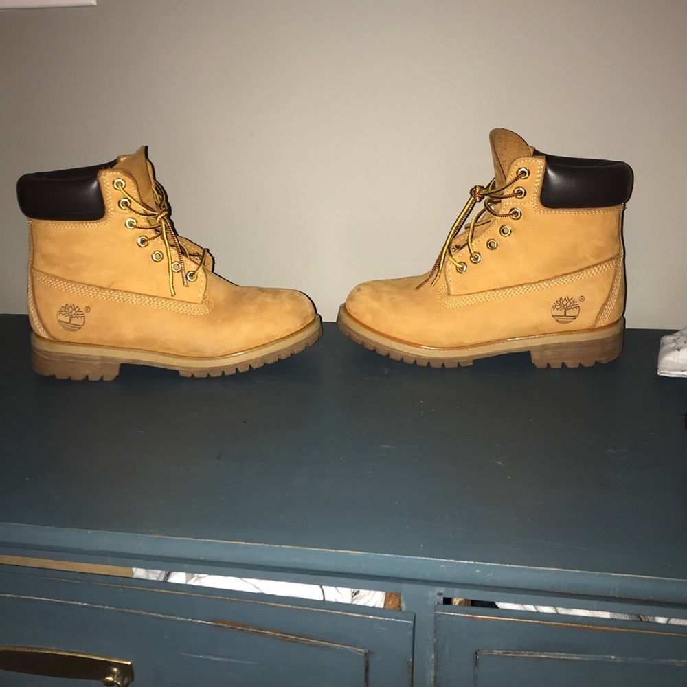 Size 7 timberland boots